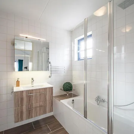 Villa Charming Near Sandy *