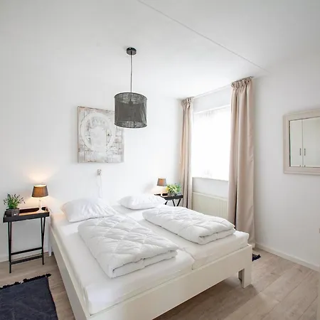 Charming Near Sandy *