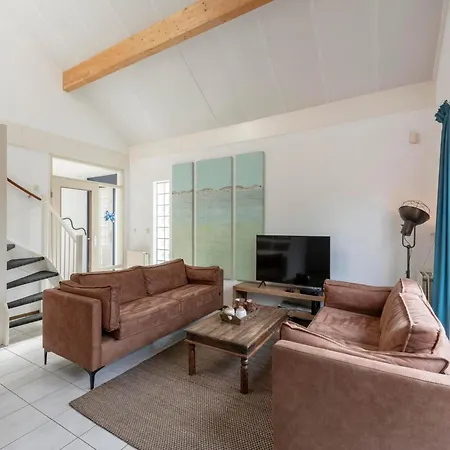 Villa Charming Near Sandy