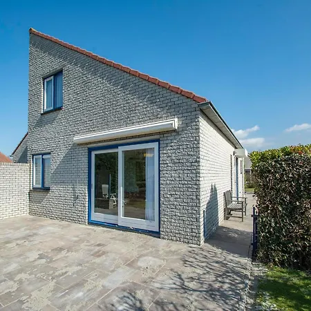 Charming Near Sandy *